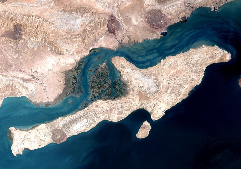 Iran’s GPS War Is Sending Airliners to Phantom Airports