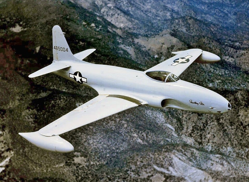 Small aircraft in flight - engine failure scenario