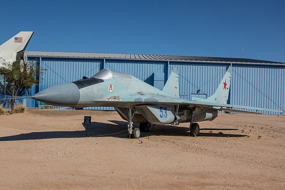 Un MiG-29 au sol, en préparation du vol