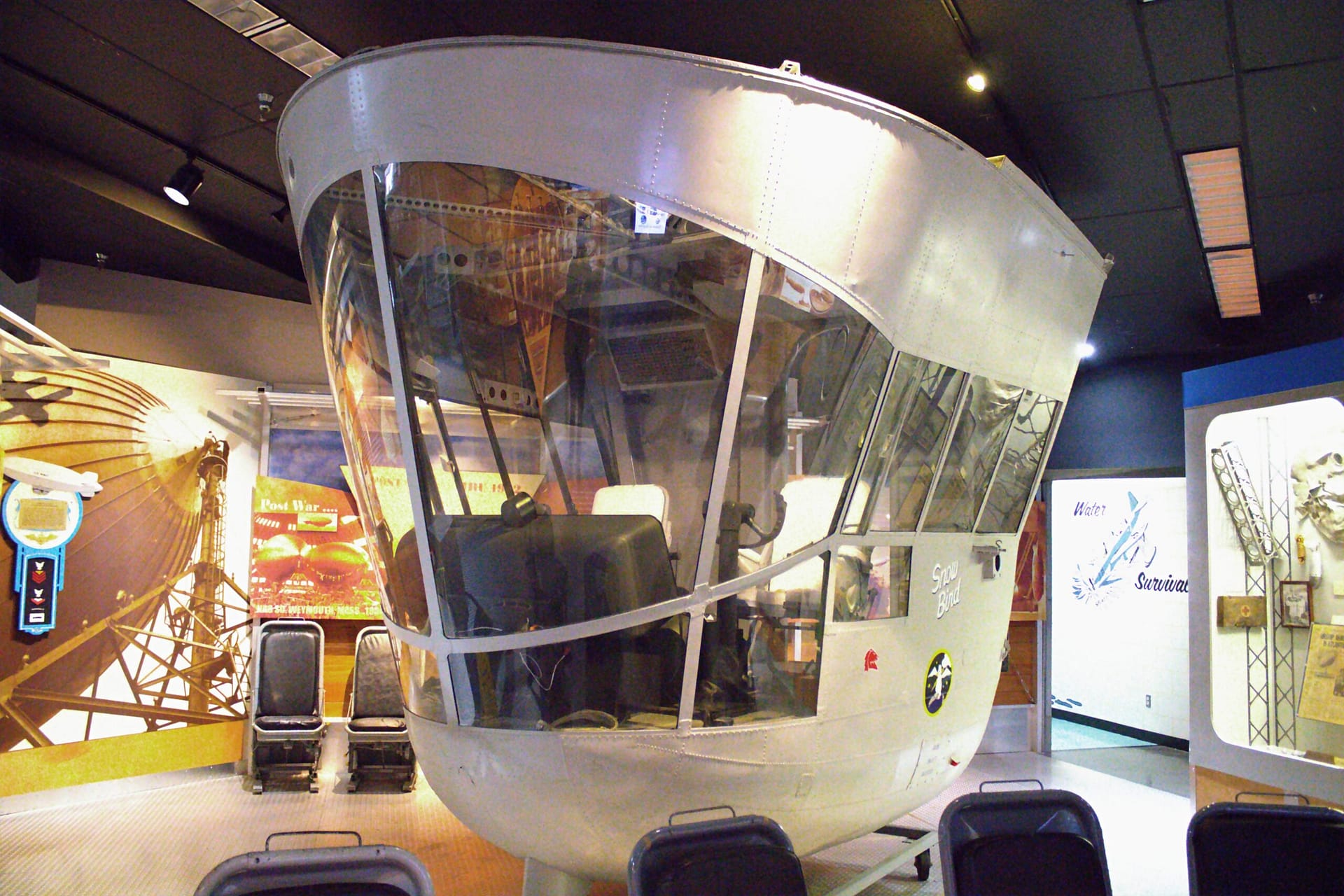 Cockpit der Snow Bird, ZPG-2 BuNo 141561, ausgestellt im Nationalen Marinefliegermuseum