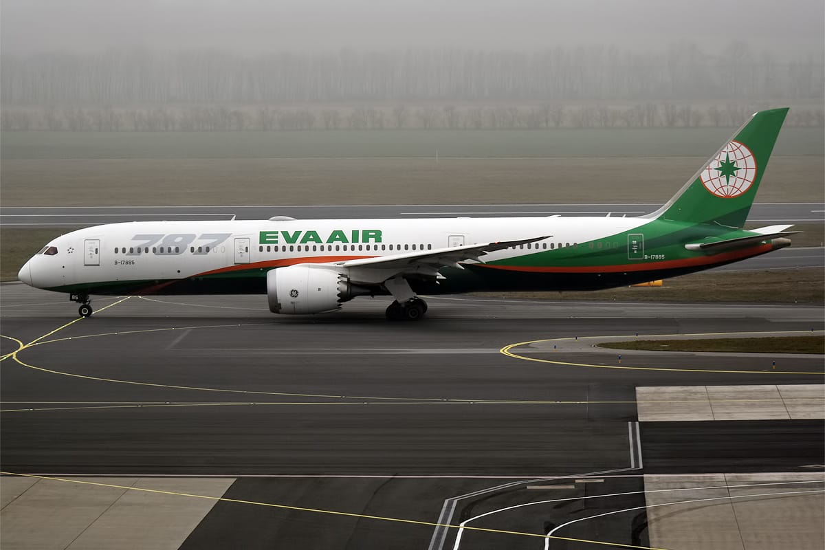 EVA Air Boeing 787-9 Dreamliner in its green livery