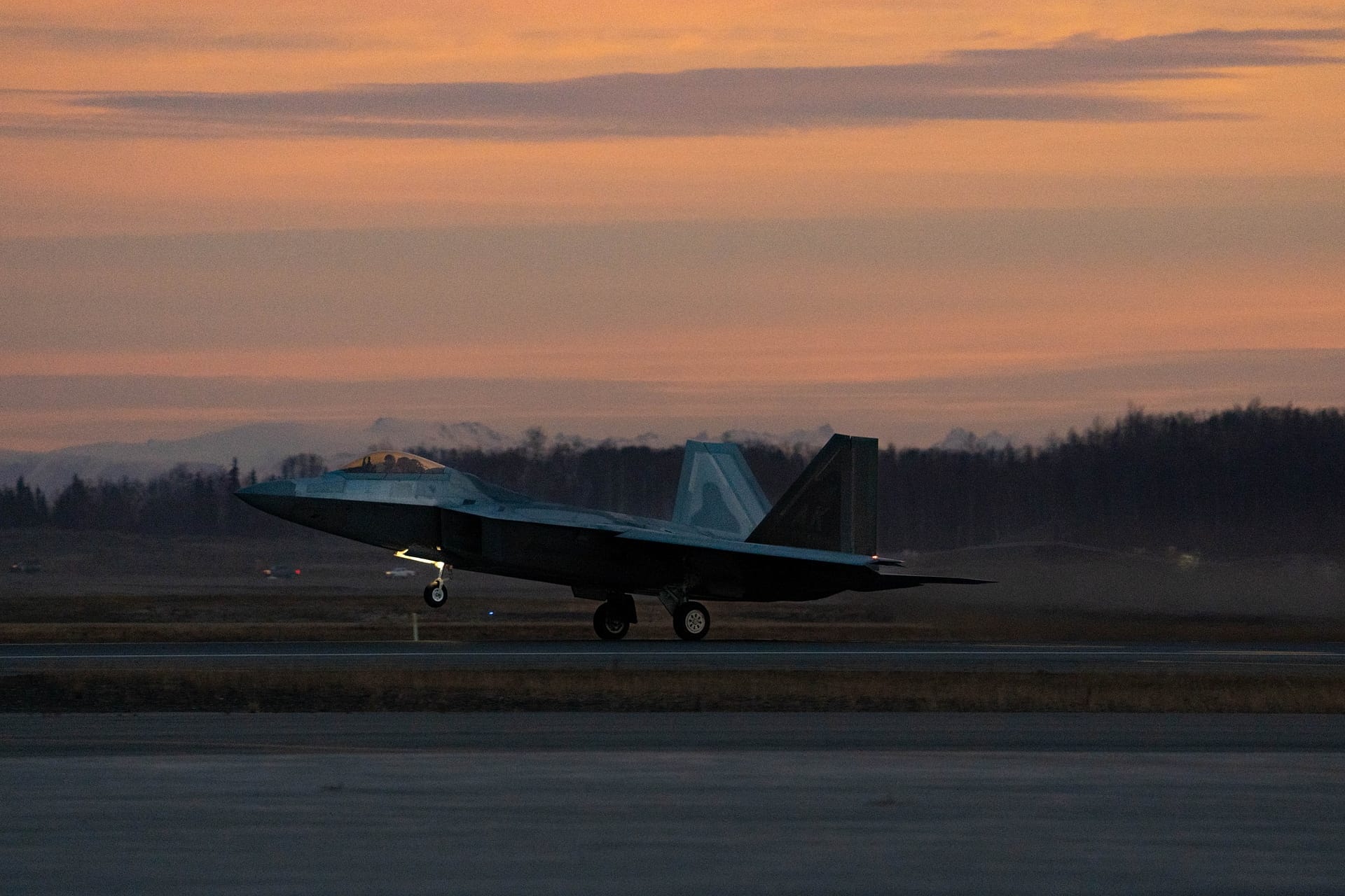 A U.S. Air Force F-22 Raptor in flight
