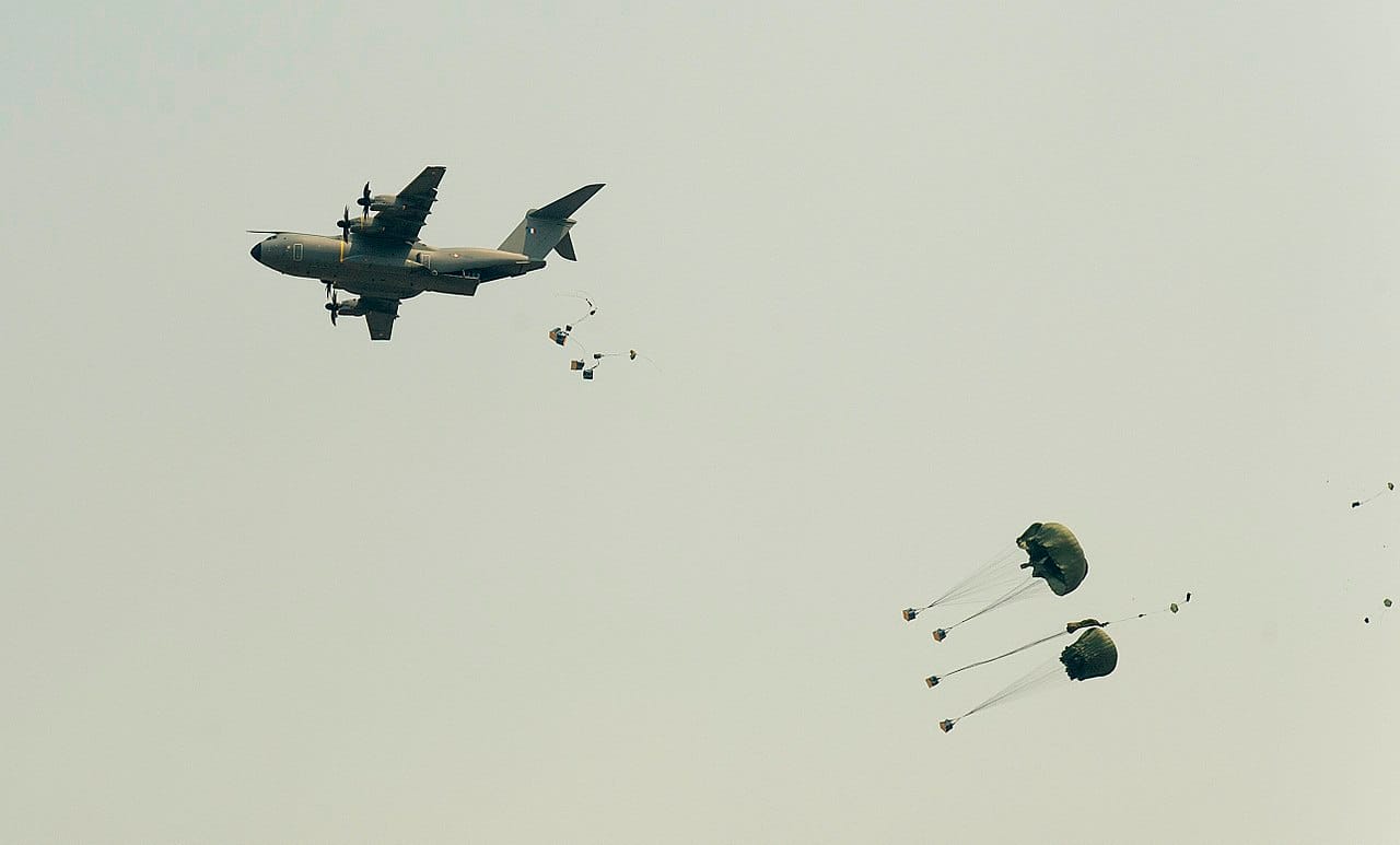 A French A400M Atlas performs airdrops during Mobility Guardian