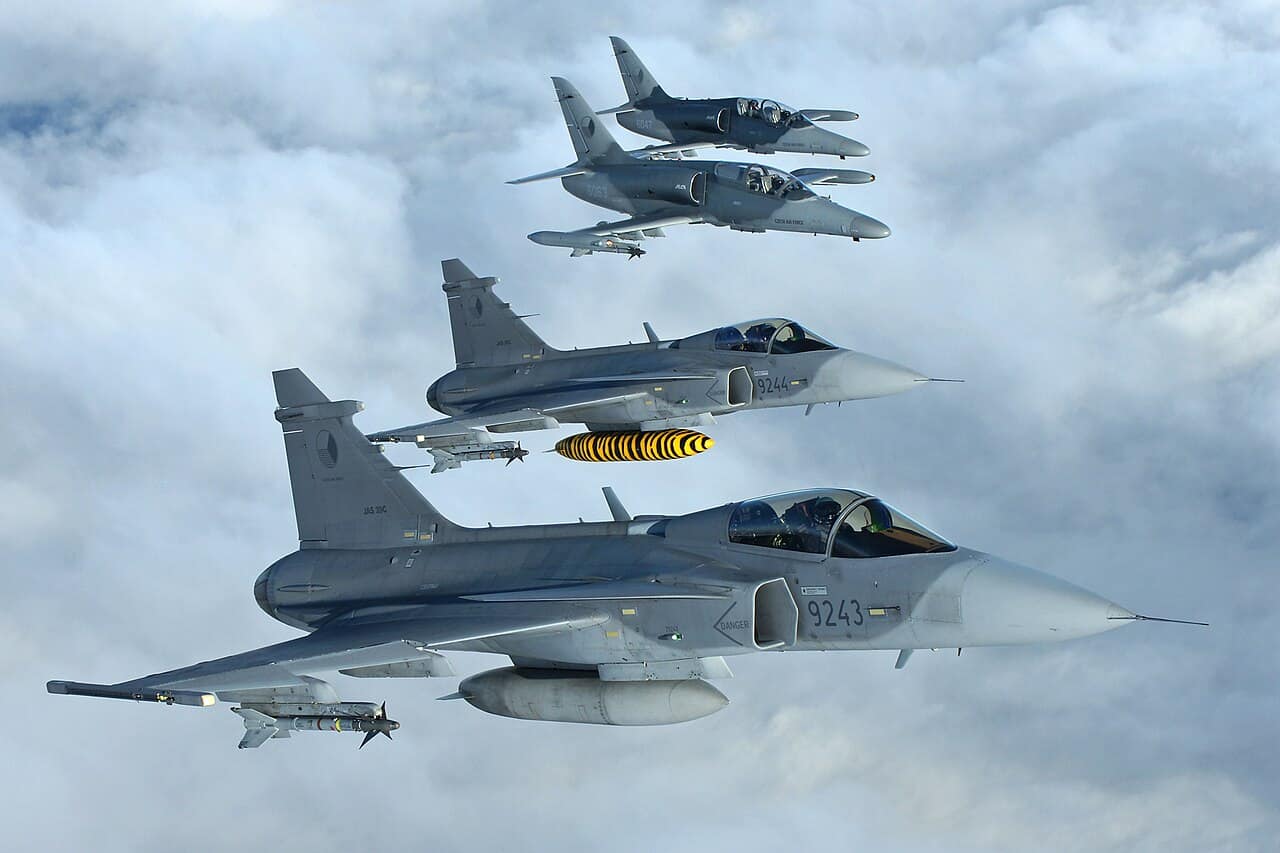 Des chasseurs Saab Gripen C en vol