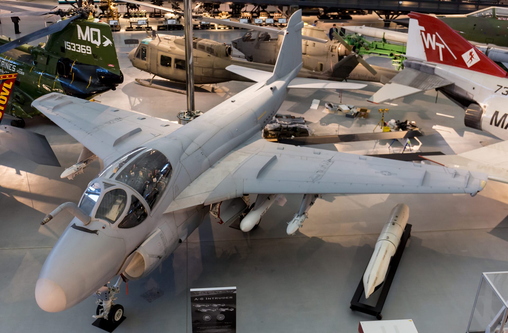 Un Grumman A-6 Intruder in mostra allo Smithsonian
