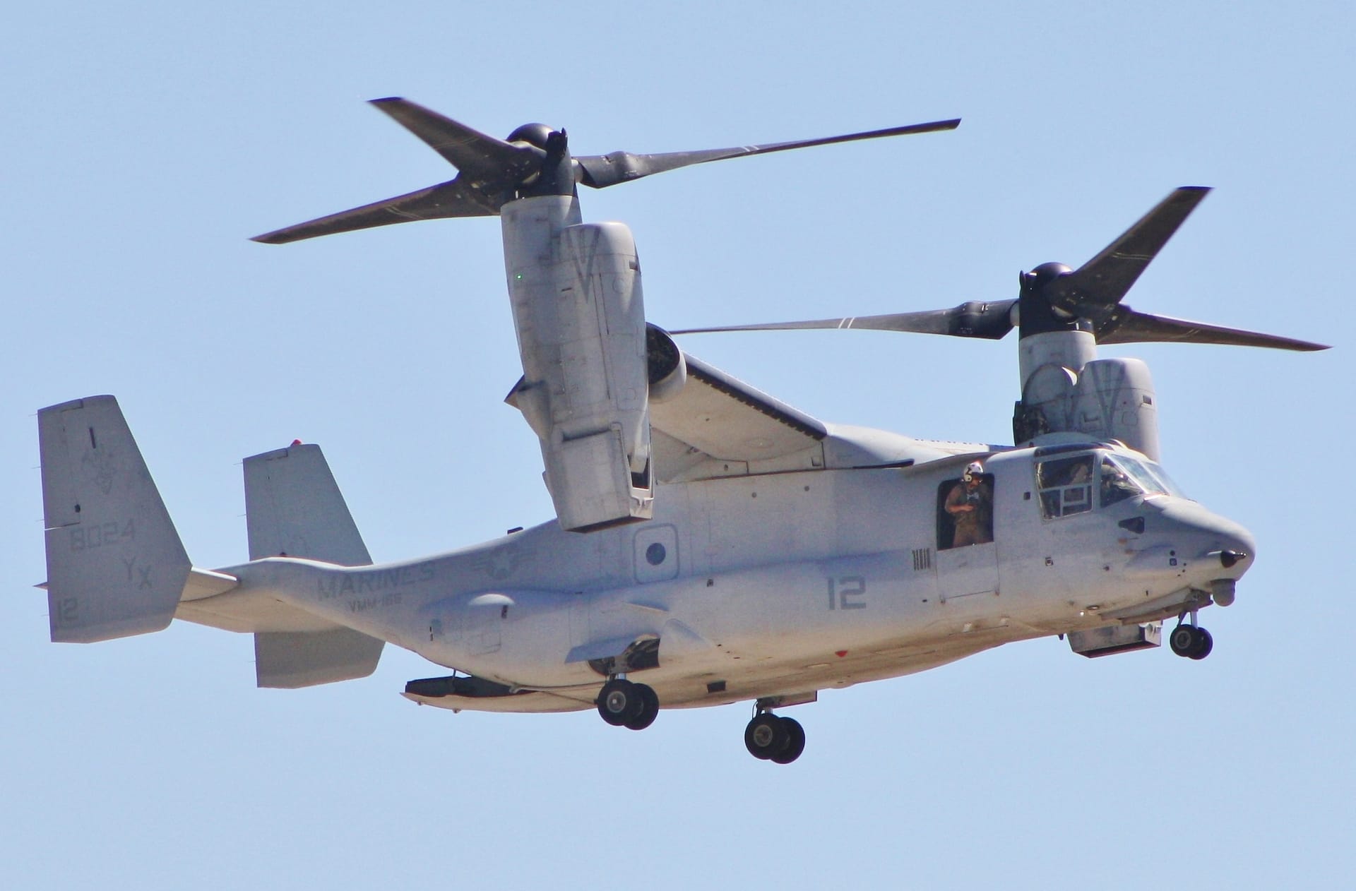 An MV-22 Osprey tiltrotor aircraft