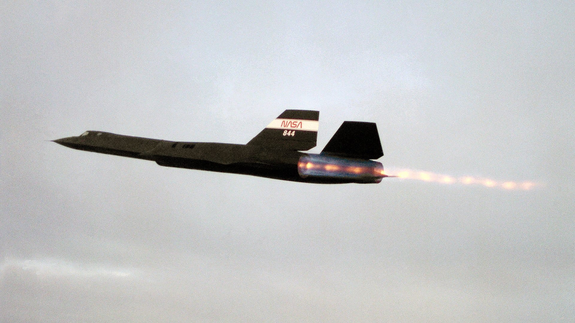 Un SR-71 Blackbird con i postbruciatori accesi