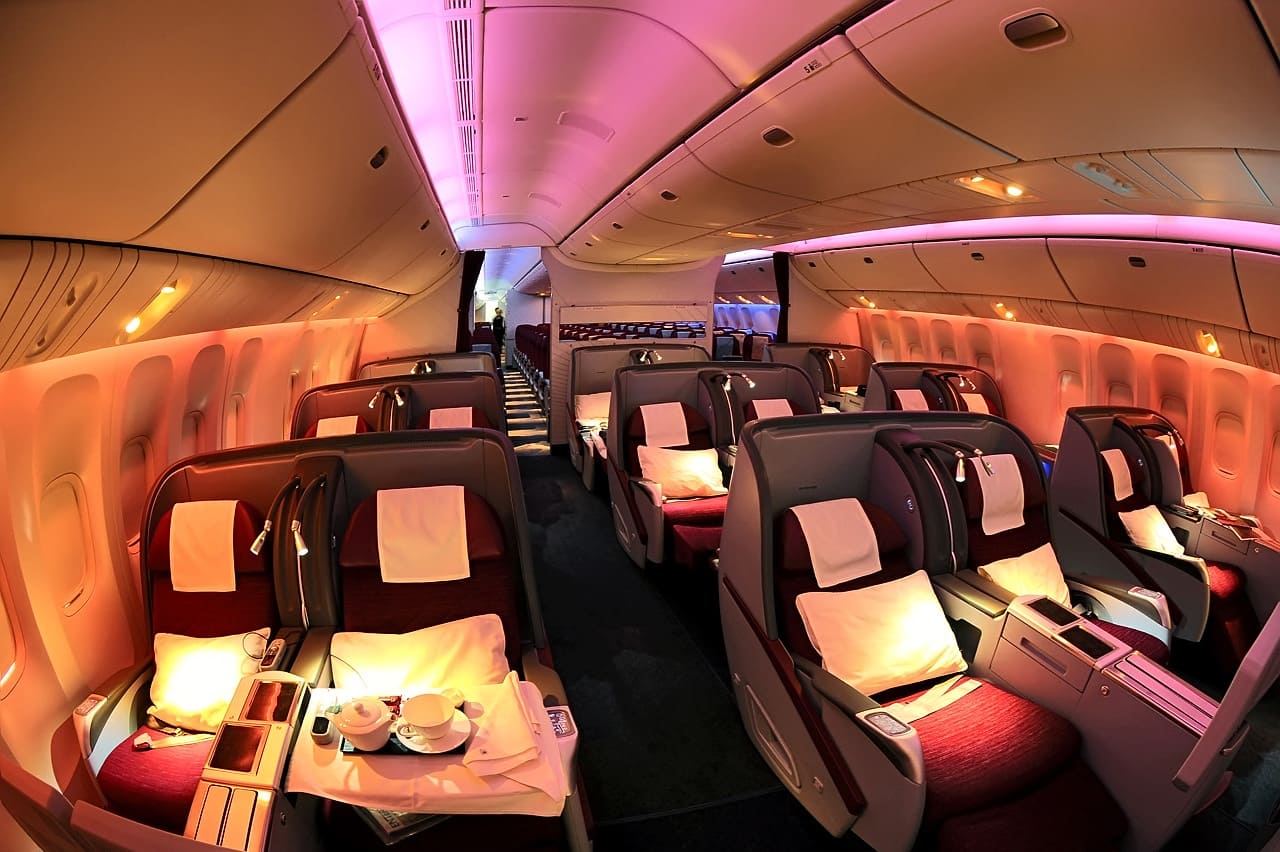 Business-Class-Kabine der Qatar Airways Boeing 777-200LR