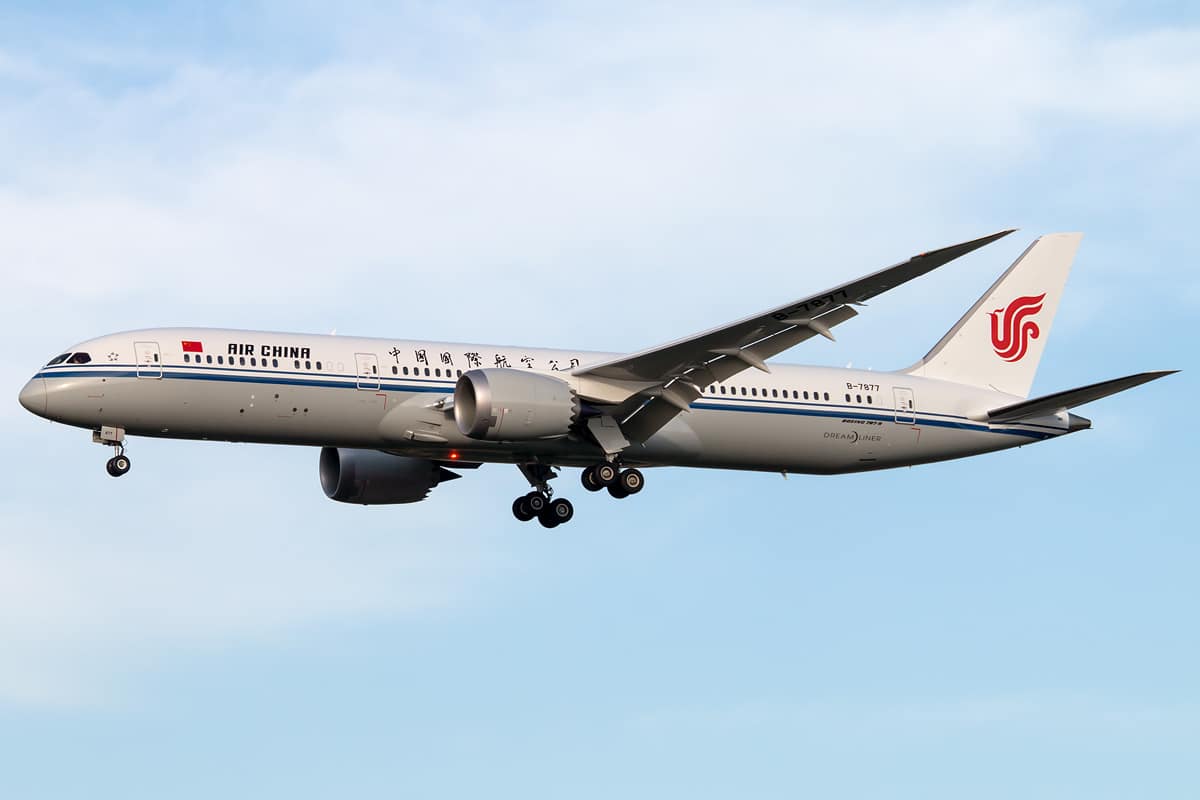 Air China Boeing 787-9 Dreamliner on final approach at Beijing Capital Airport