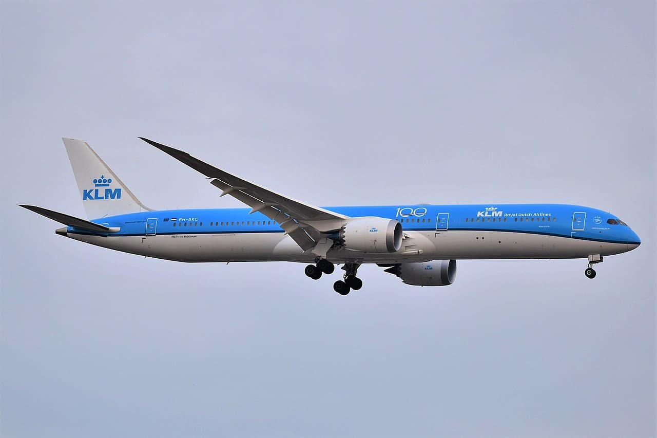 KLM Boeing 787-10 Dreamliner at JFK
