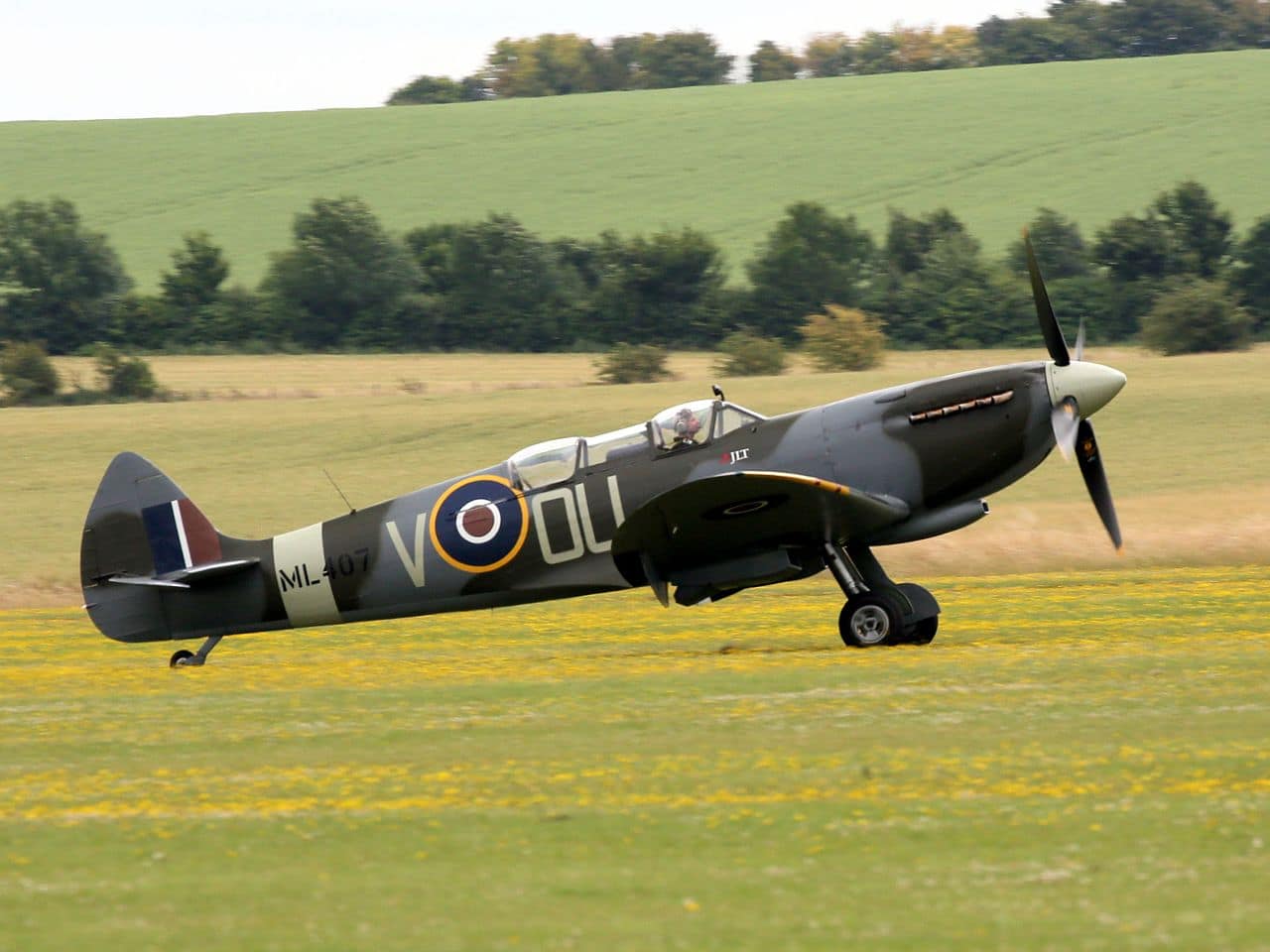 Supermarine Spitfire Mk IX in flight