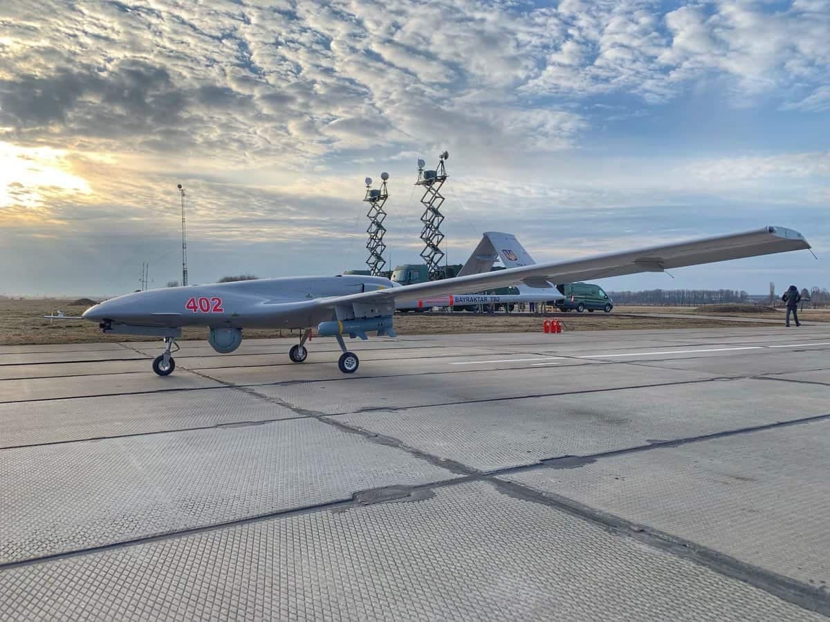 A Ukrainian Air Force Bayraktar TB-2 armed with laser-guided munitions