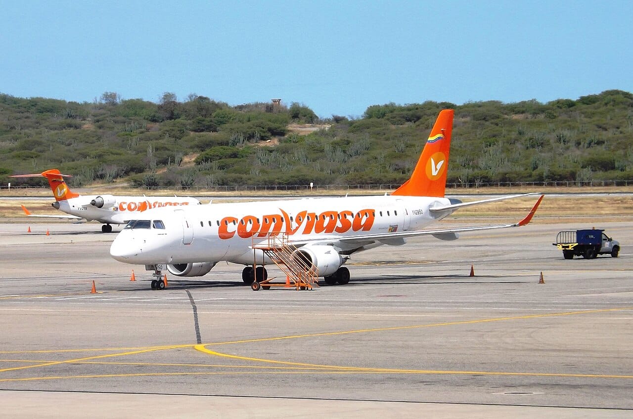 Conviasa aircraft at Simón Bolívar International Airport, Caracas