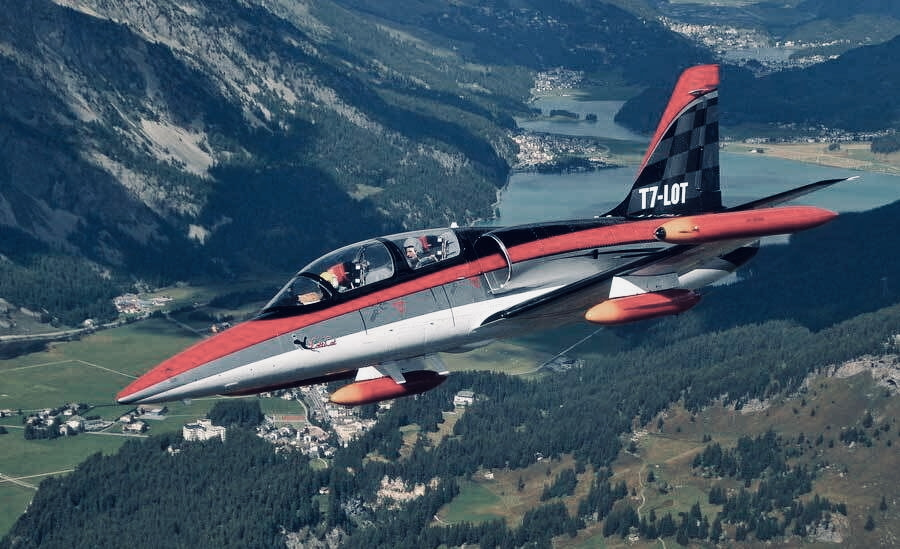 l-39-top-of-europe-de Hawker Hunter fliegen in der Schweiz