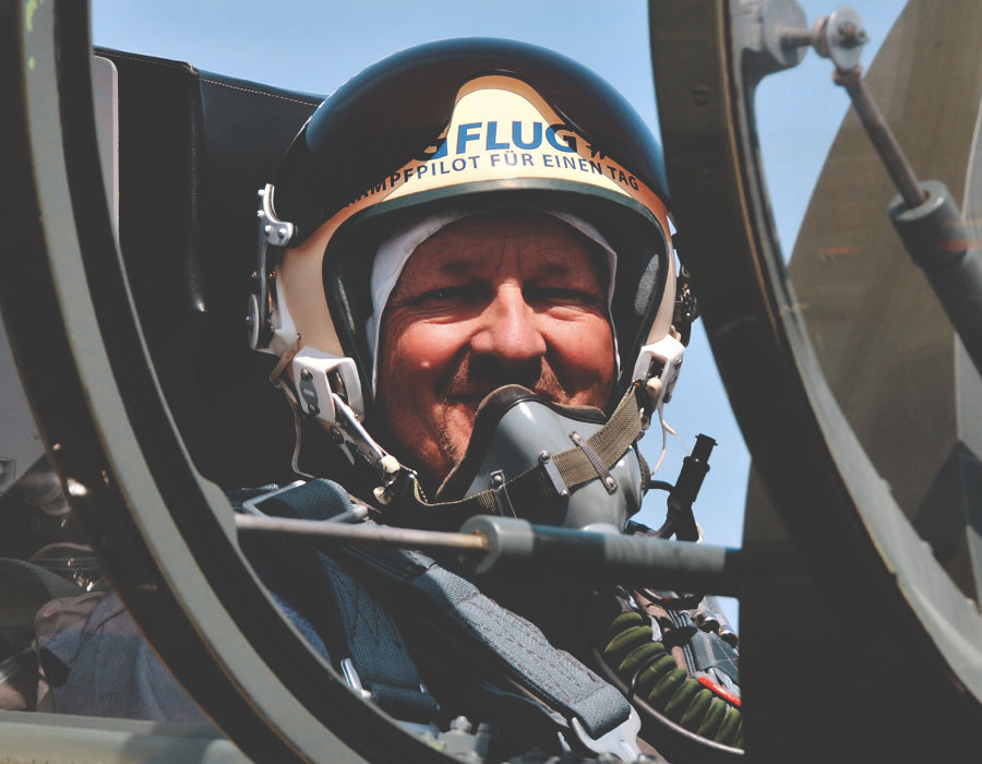 l-39-jet-flight-paris-mo-2-21 Hawker Hunter fliegen in der Schweiz