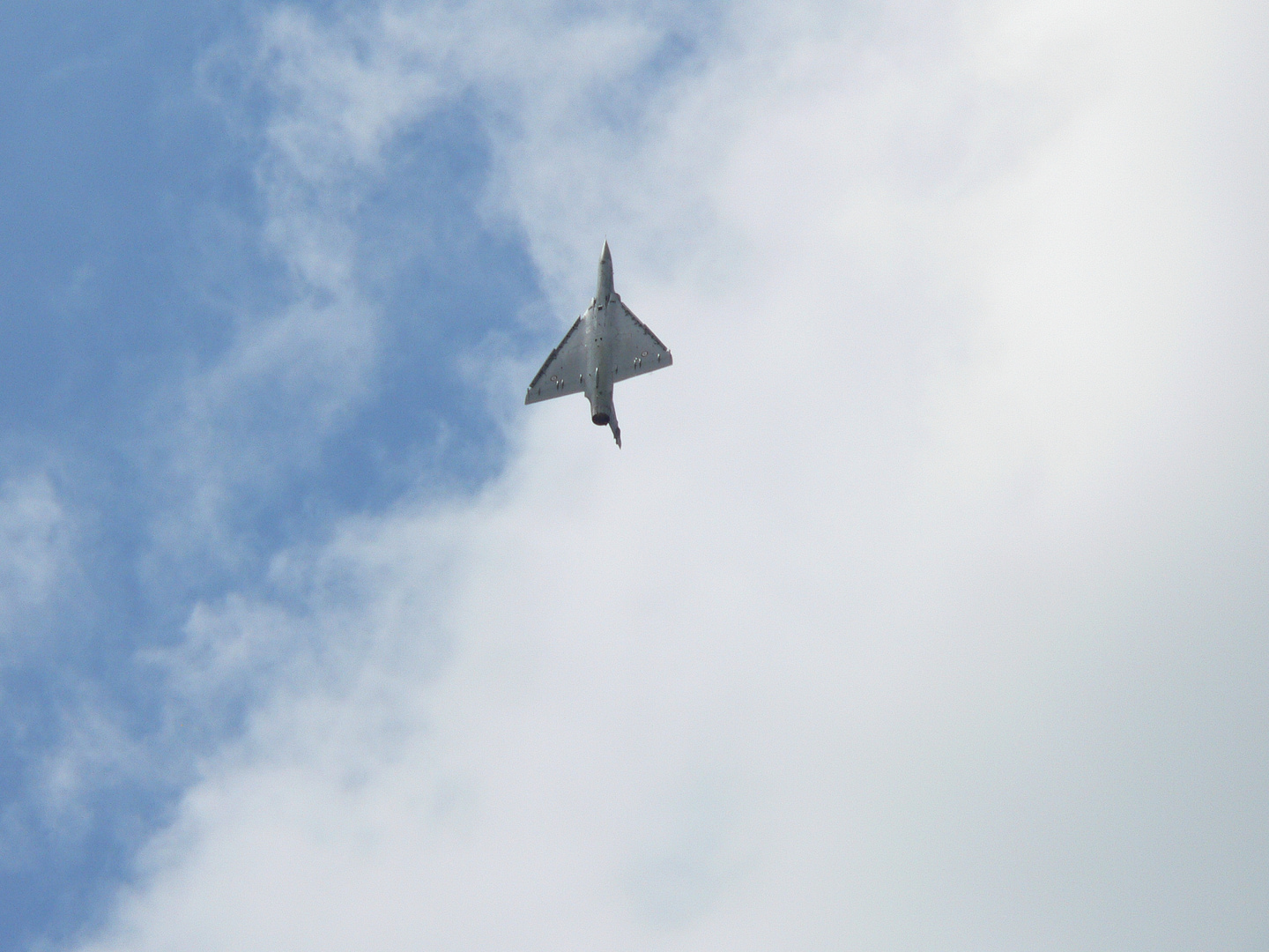 Dassault Mirage 2000 in flight
