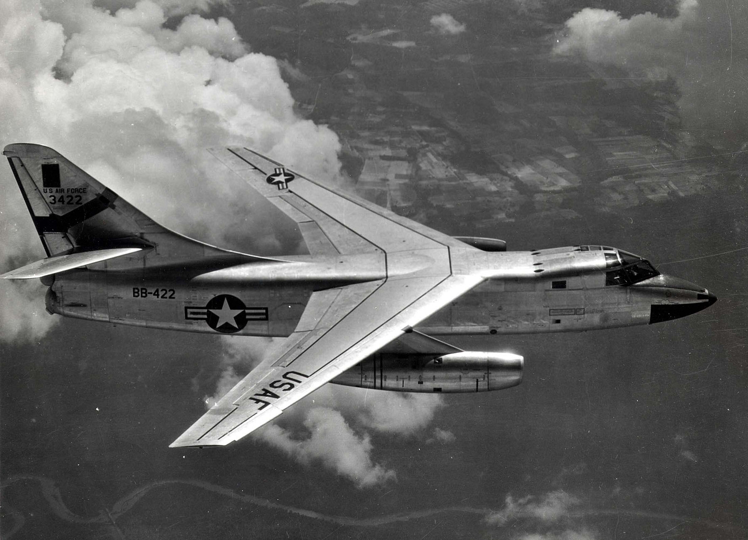 Douglas RB-66B Destroyer photo-reconnaissance aircraft in flight. Photo: US Air Force, public domain.