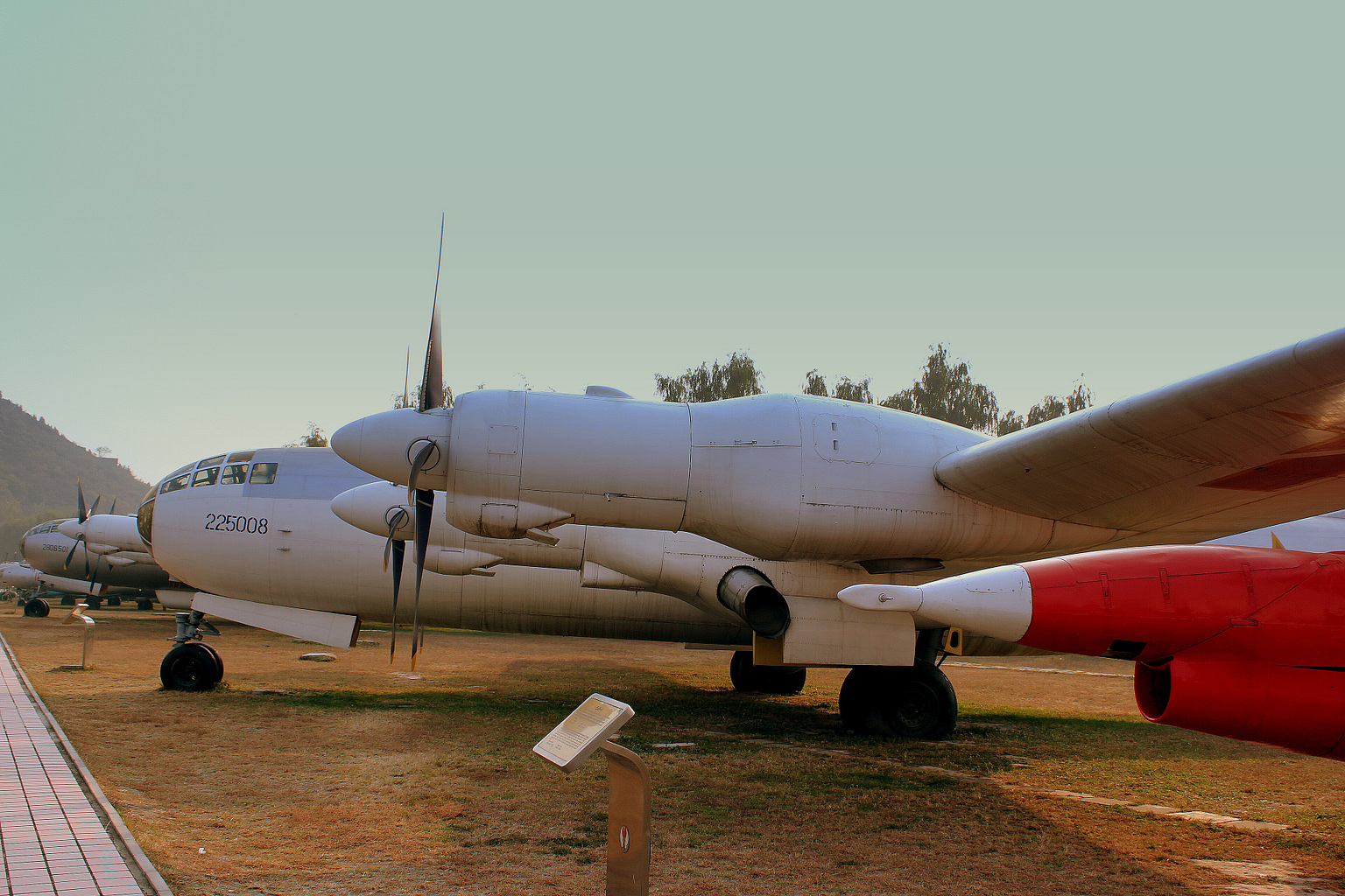 Tupolev Tu-4 photograph