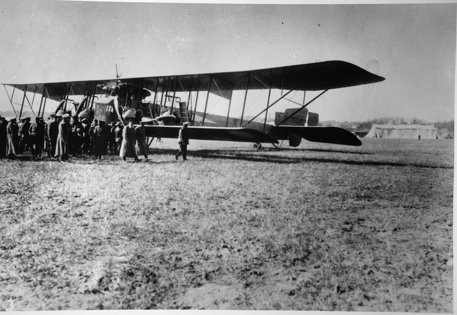 The sharp-nosed S-23 “Veh” type, one of the later bomber variants.