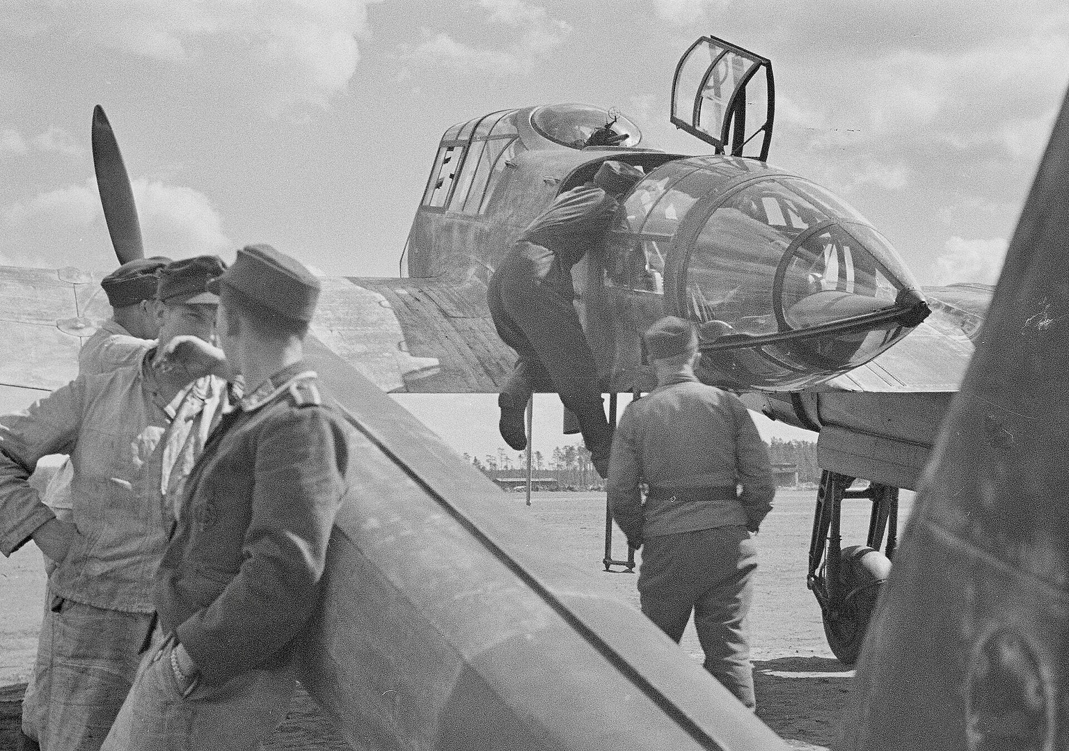 Focke-Wulf Fw 189A showing the twin-boom glazed layout. Photo: SA-kuva, public domain.