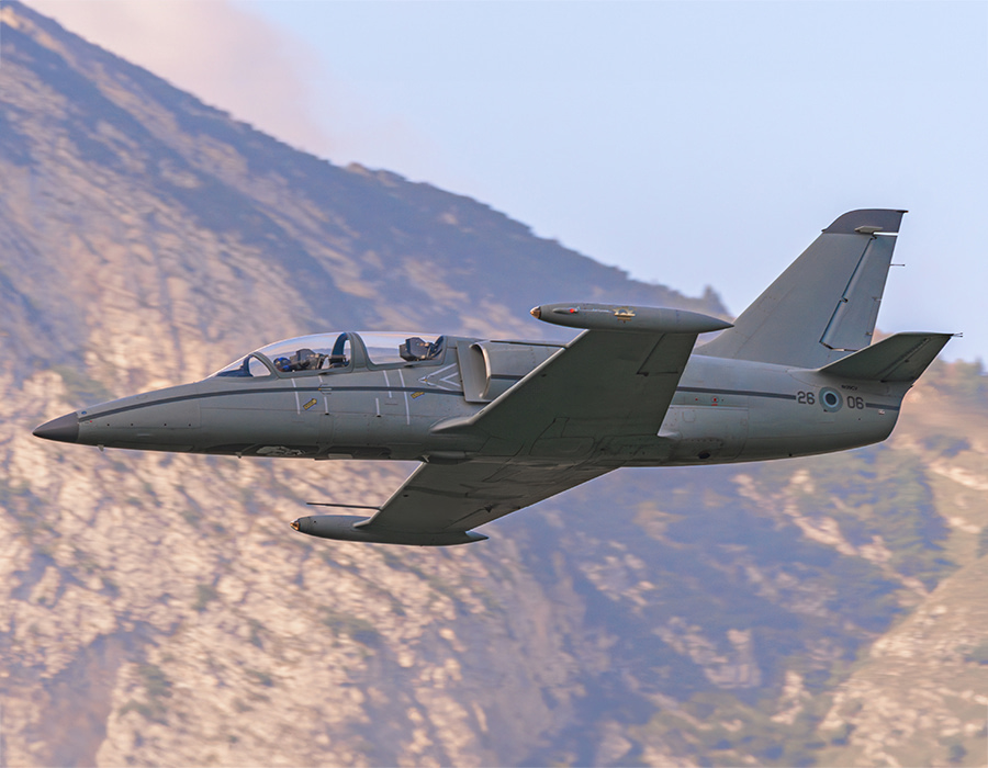 南チロル・ドロミテ山脈でのL-39ジェット機遊覧飛行 | MiGFlug
