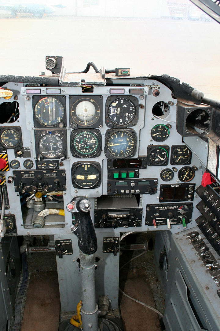 The front cockpit of an Aermacchi MB-326 the seat MiGFlug puts you in.