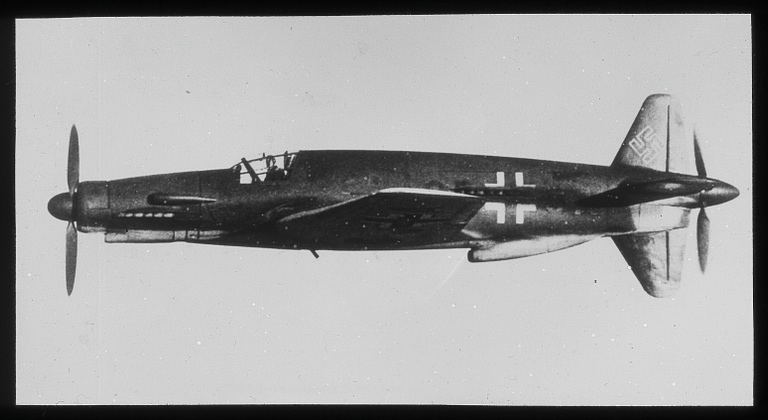 A Dornier Do 335 photographed in 1944