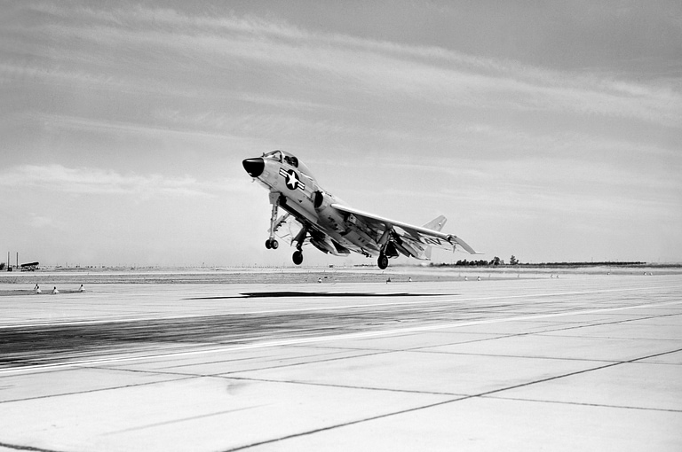 A Cutlass during carrier-approach trials, 1955 the demanding low-speed approach that made it dangerous.