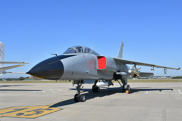 Xian JH-7
