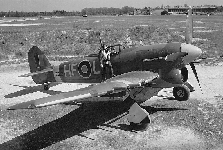 Hawker Typhoon / Tempest