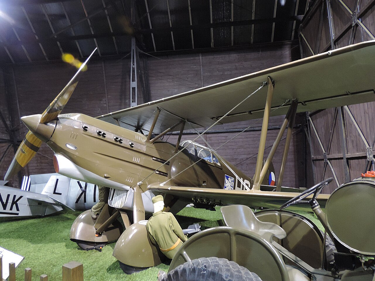 Avia B-534