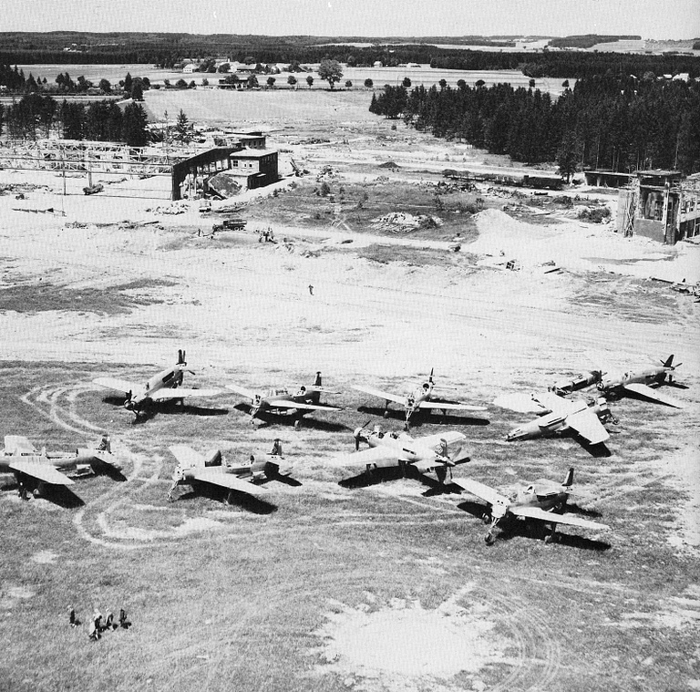 Dornier Do 335s on the runway at the Oberpfaffenhofen factory