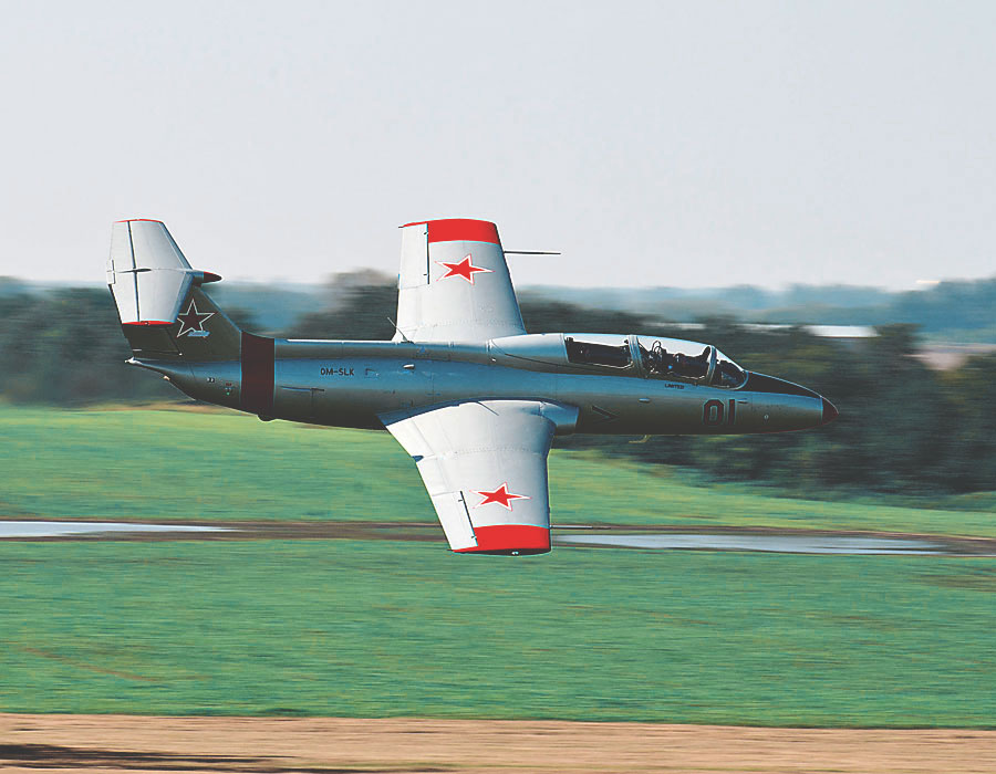 L-29-delfin-jetflug-slowakei-mo-1-1-21 Hawker Hunter létající ve Švýcarsku