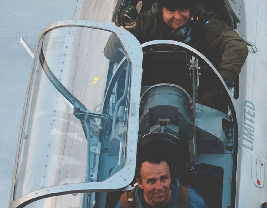 mig-15-flight-in-czech-republic-21 Hawker Hunter fliegen in der Schweiz