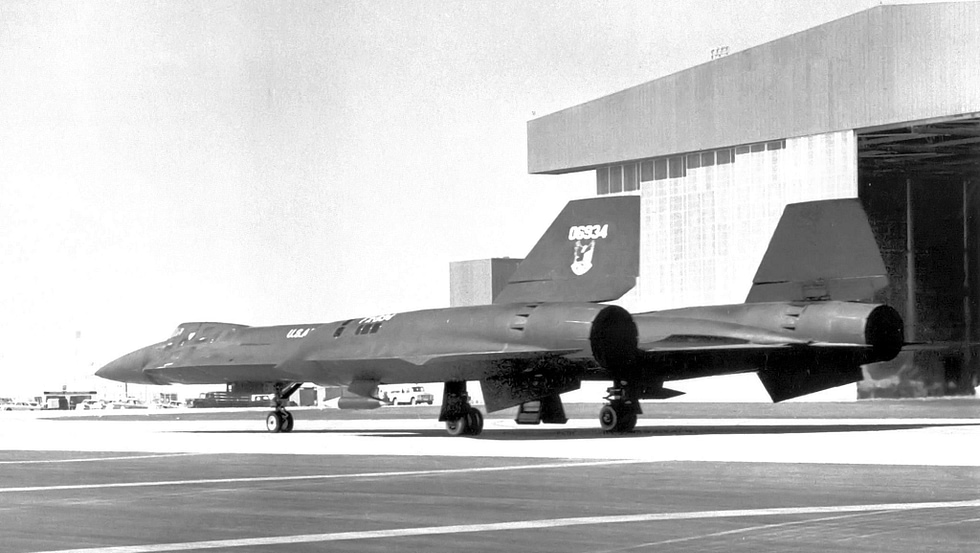 YF-12A 60-6934 in Air Defense Command markings, 1963 the only YF-12 ever to wear them.