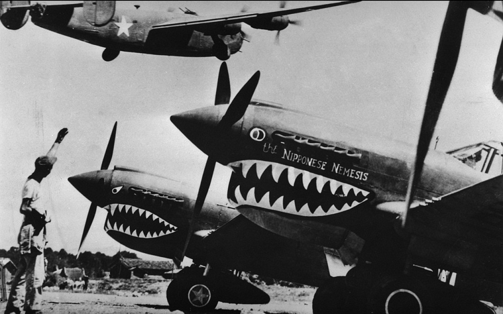The P-40s pointed nose and chin radiator made the perfect canvas for the shark-mouth.
