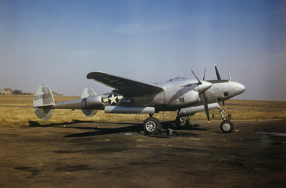 A natural-metal F-5 the unarmed photo-reconnaissance Lightning.