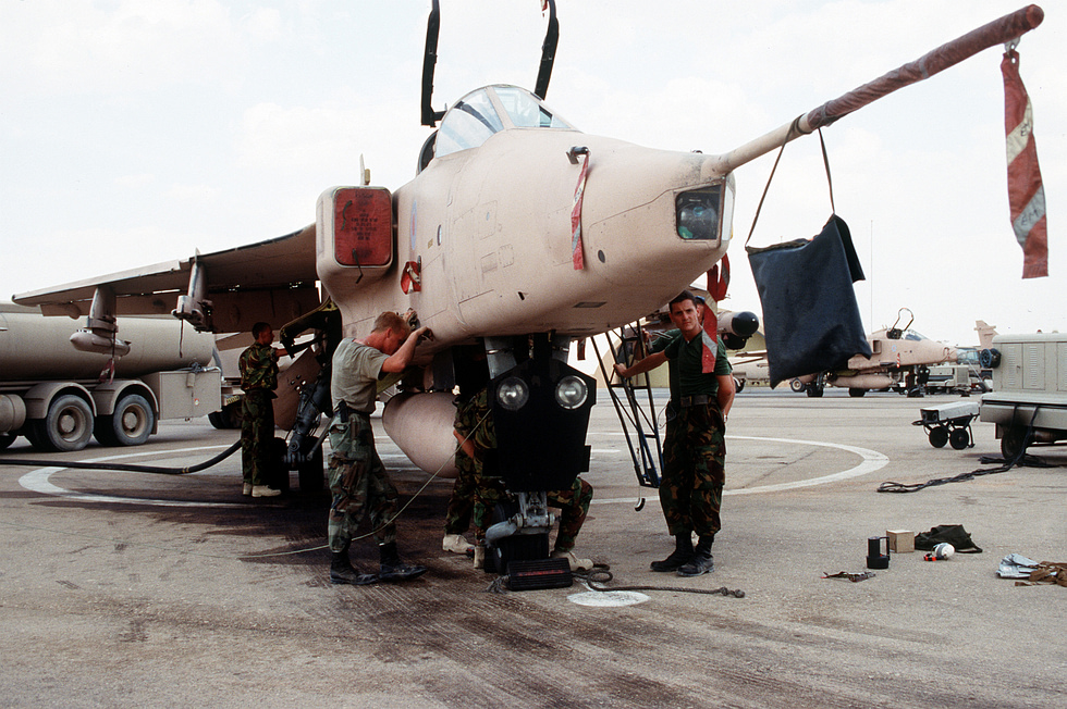 An RAF Jaguar GR1 refuelling during the 1991 Gulf War hundreds of sorties, no losses.
