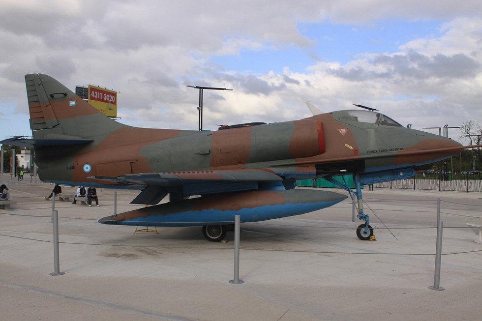 An Argentine Air Force A-4 Skyhawk the type that struck the Royal Navy in 1982.
