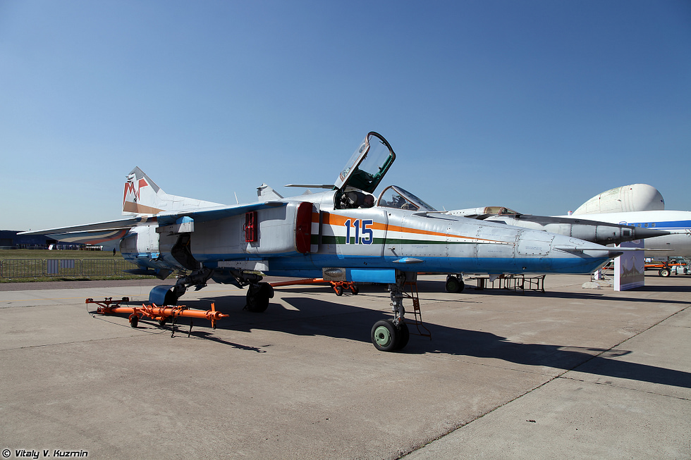 The MiG-27s down-sloping nose and belly cannon fairing, seen up close.