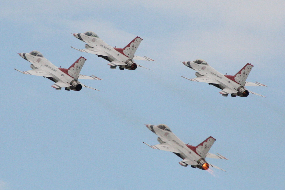 The USAF Thunderbirds fly the F-16 in tight formation.