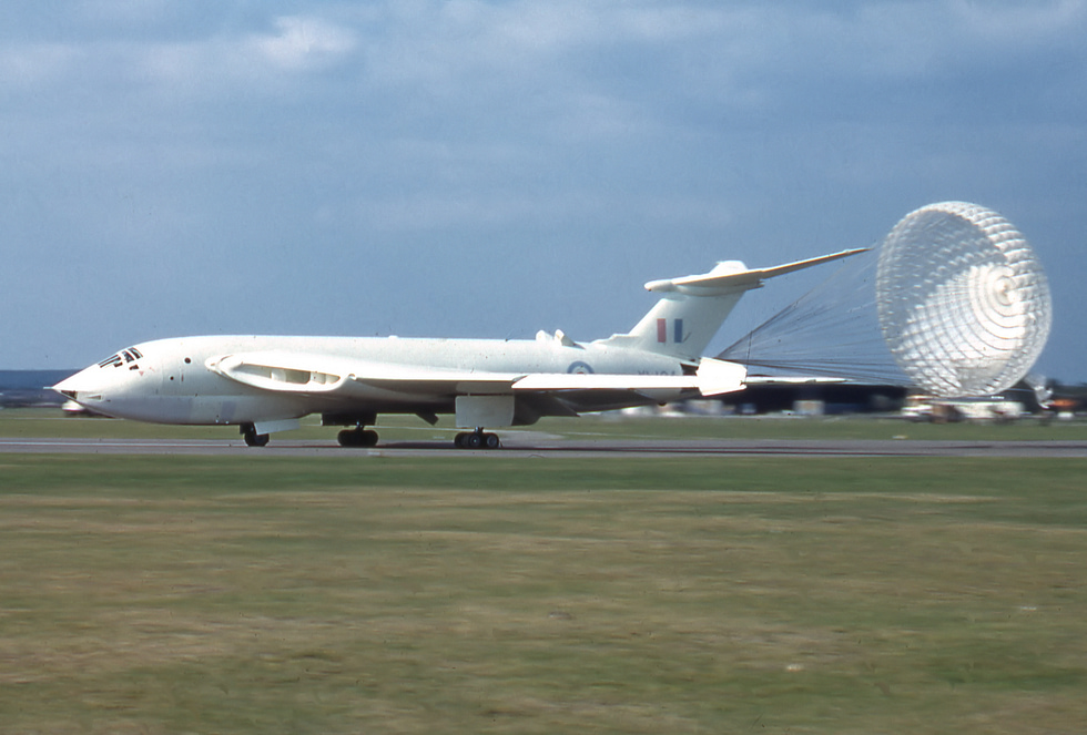 A Victor B.1 in RAF service in 1961 the type in its original nuclear-bomber form.