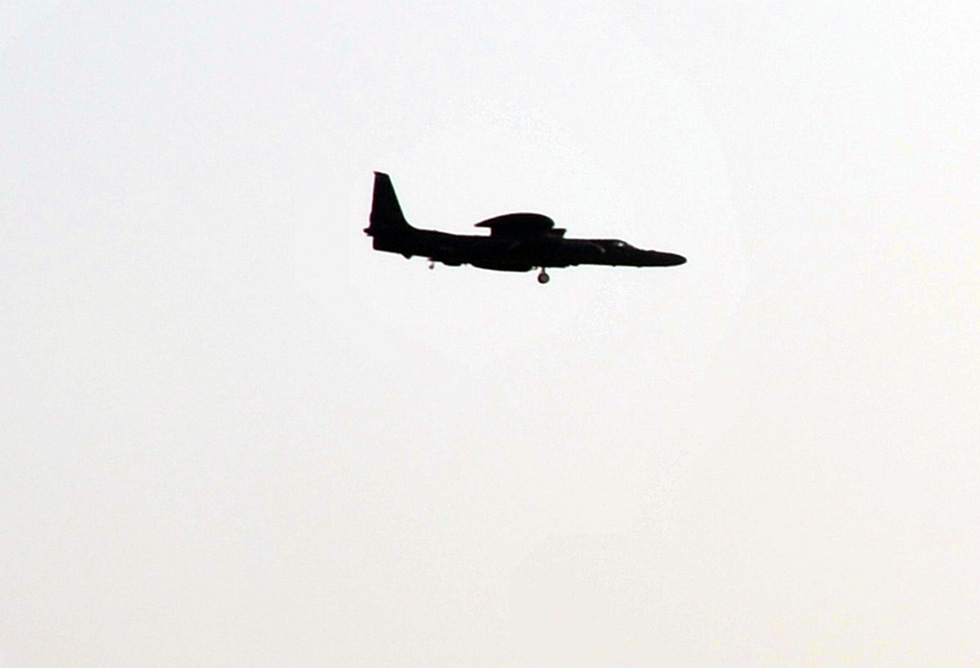 A U-2 Dragon Lady in flight, returning from a reconnaissance mission.