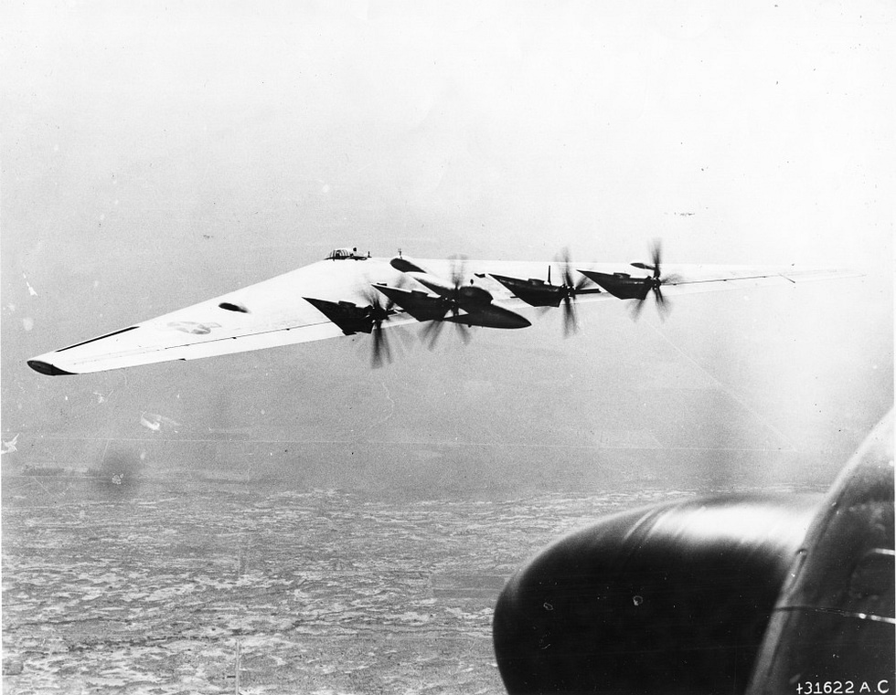 The piston-engined XB-35 ancestor, driven by contra-rotating pusher propellers.