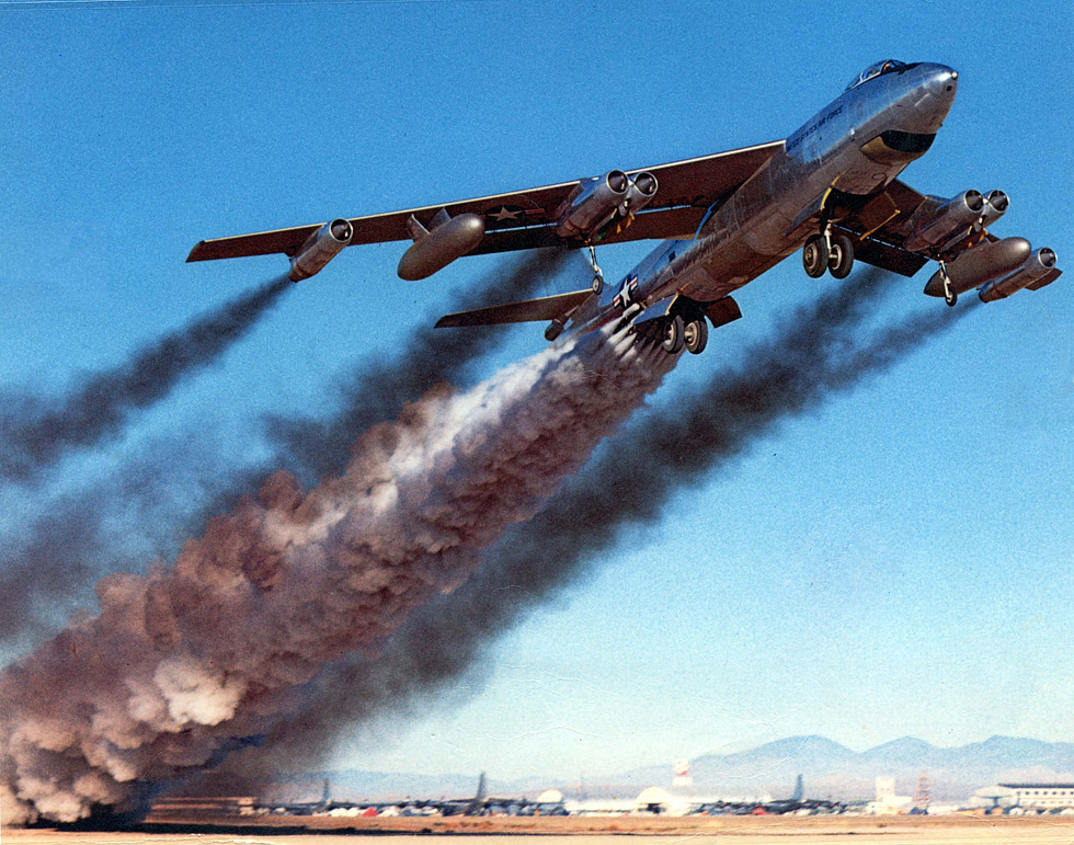A B-47B on a rocket-assisted (RATO) takeoff in 1954 the Stratojets signature smoke.