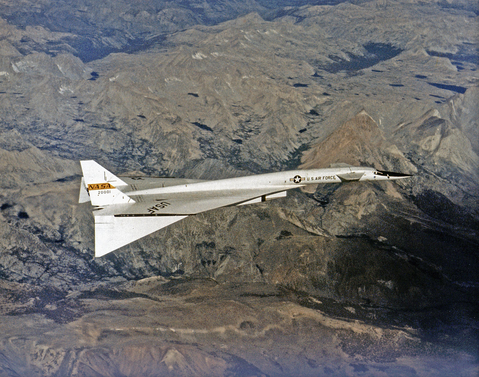 Seen from above with its outer wing panels drooped the folding tips that trapped the shock wave.