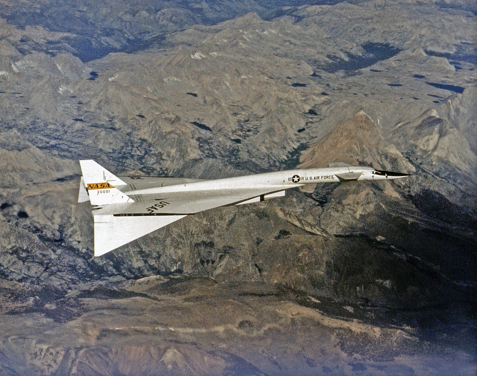 Seen from above with its outer wing panels drooped the folding tips that trapped the shock wave.