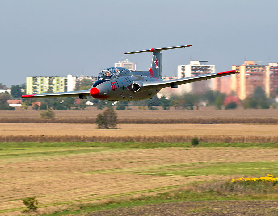 L-29 Delfin in der Slowakei fliegen