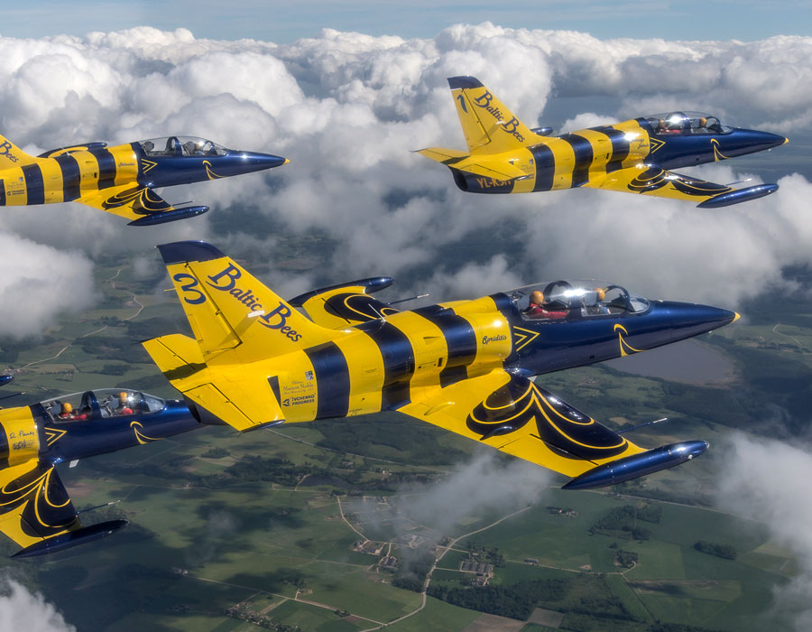 L-39 Albatros in Riga mit den Baltic Bees
