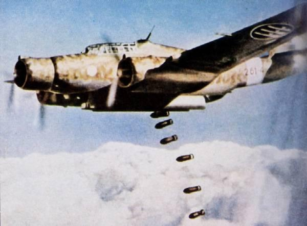 CANT Z.1007 bis Alcione on a bombing mission in 1941